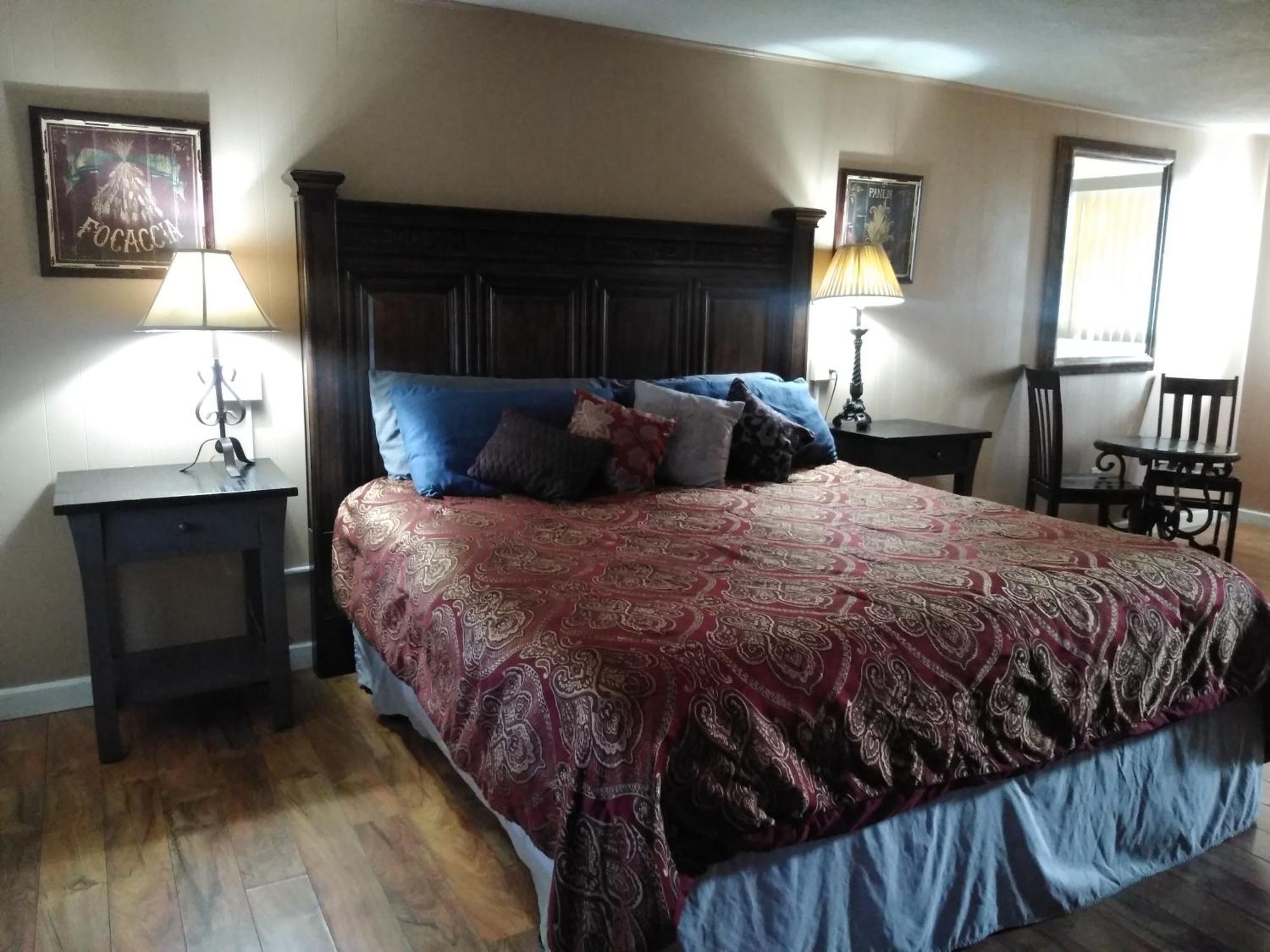 The Charin Inn Clearfield Room photo