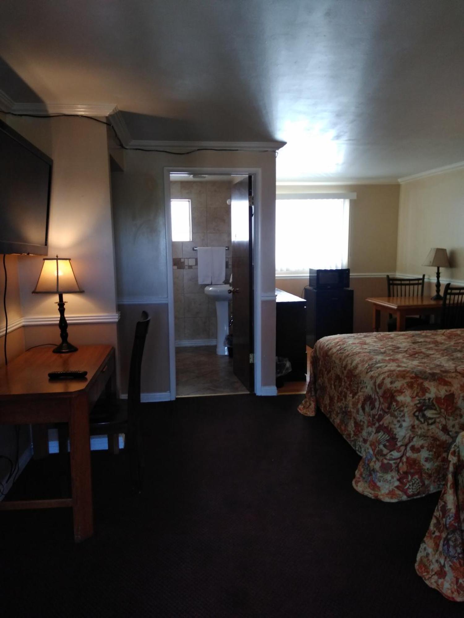 The Charin Inn Clearfield Room photo
